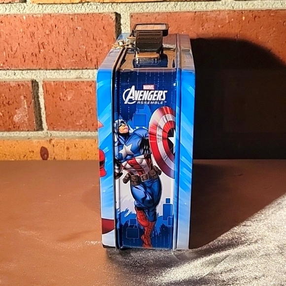 Vintage Marvel the Avengers Metal Lunch Box - Picture 4 of 10